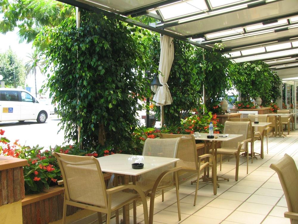Rovira Hotel 3*